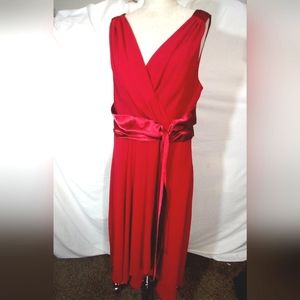 Jones Wear Dress Midi, sleeveless red, sheer V- neck , zip, Satin waist, 14W
